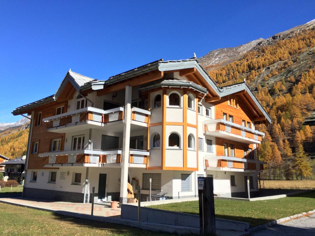 Haus Alpenstern Apartment Saas-Grund Exterior photo